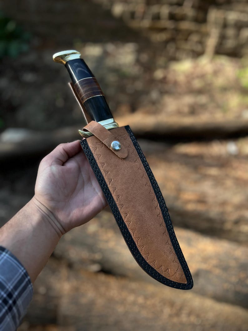 Ručno izrađen D2 čelični Bowie nož s koricom